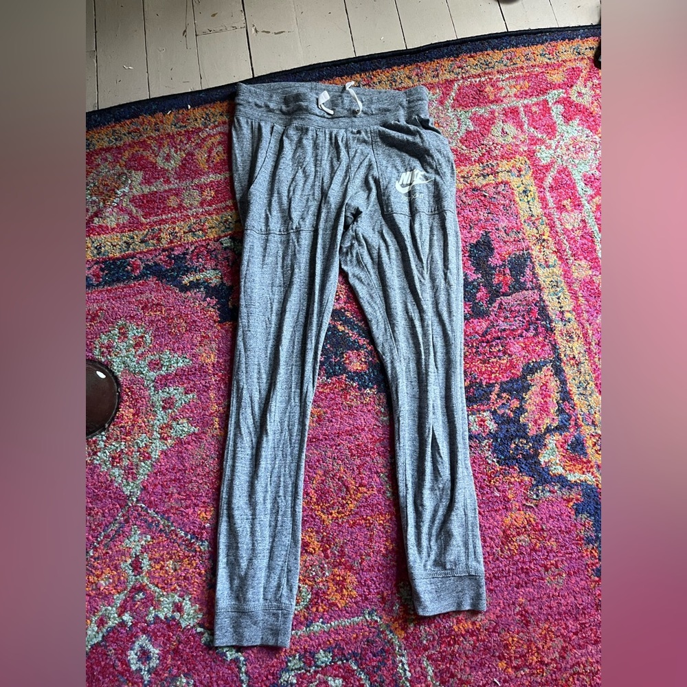 Nike women joggers grey